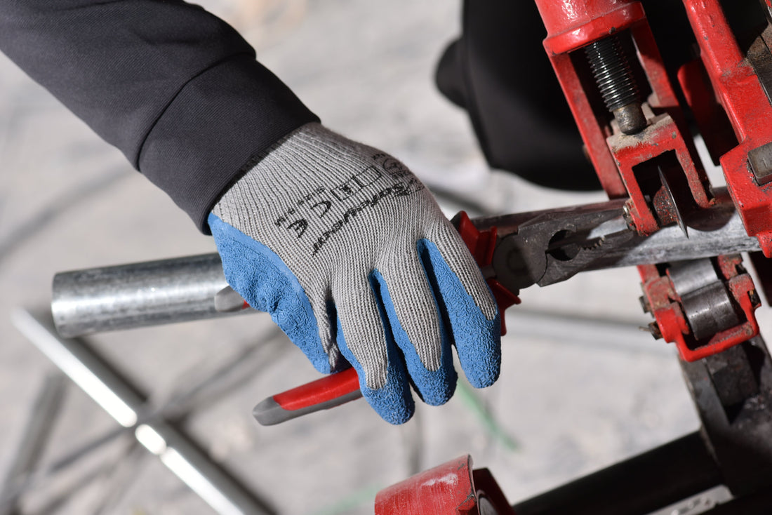 PU vs Nitrile vs Latex Coated Gloves: How to Choose