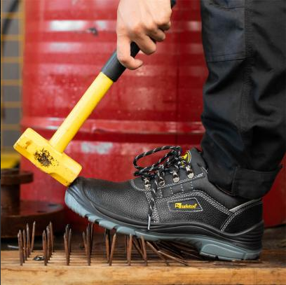 How Safetoe Safety Shoes Help Reduce Workplace Injuries