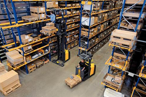 How to choose the right safety shoes for warehouse work